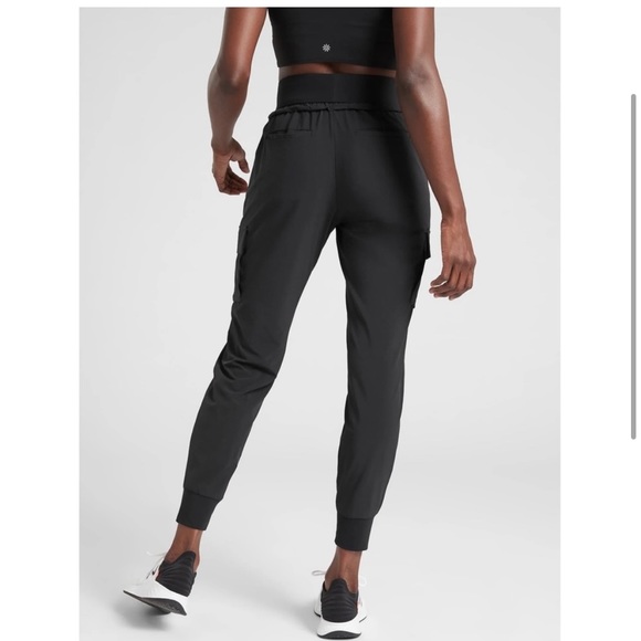 Women’s Athleta Black Sutton Joggers Size 2 - Picture 3 of 6
